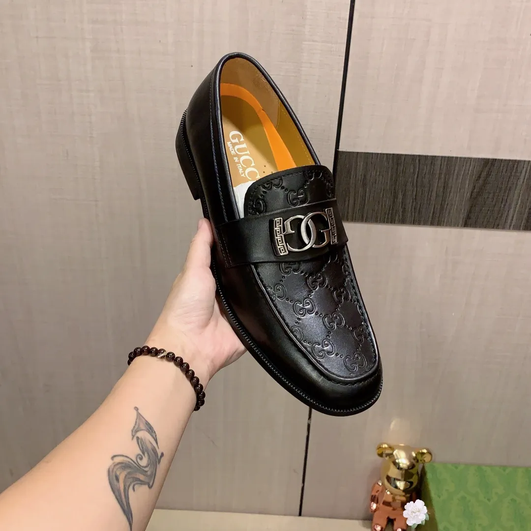 Men's Leather Shoes Men's Shoes 💰480💰💰🎩🎩 [Lightning] [Lightning] "Gucci*" The latest and most popular casual business leather shoes, top brand [Seduce] luxury ~ purchasing agent, top quality ~. [Strong] The upper is made of imported breathable cowhide with matching material ➕ breathable cowhide feet (•) and fine workmanship. The original stylish and stylish soft rubber wear-resistant and non-slip outsole is light and comfortable on the feet. The real thing looks better when taken in real life. 309: code: 38-44, can be customized to 45